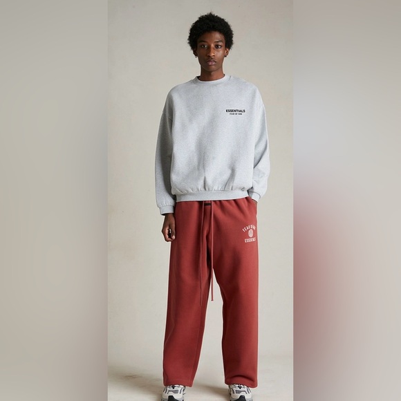 NWT Fear of God Essentials Crimson RELAXED Sweatpants AUTHENTIC Medium